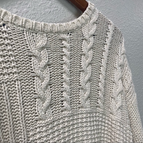 Abercrombie & Fitch cream cable knit sweater - Picture 2 of 8